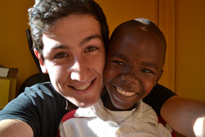 Volunteer with South African kid