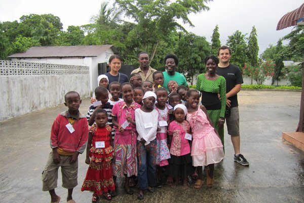 Alison spent time with young Tanzanians while volunteering