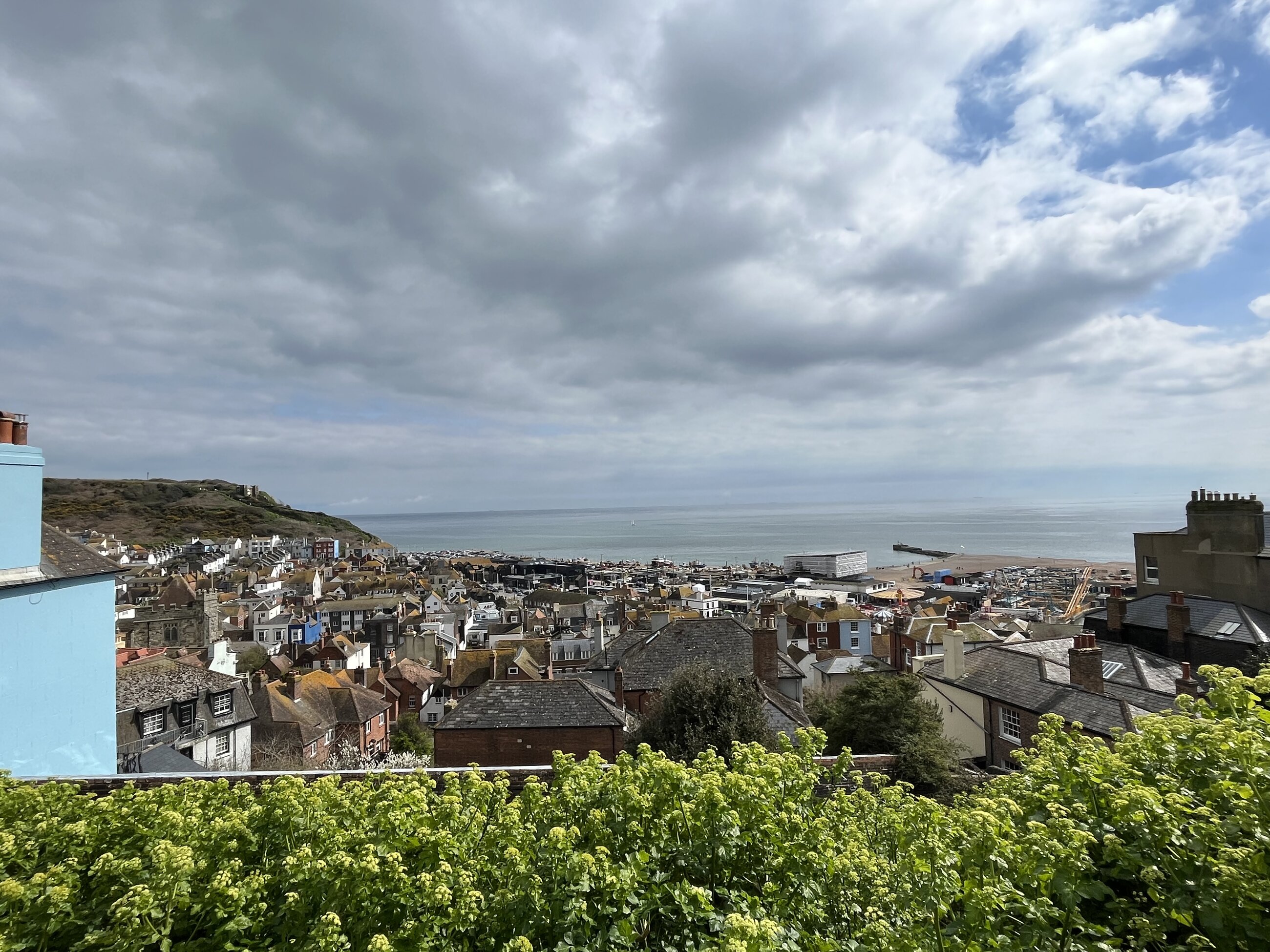 Visting the English coast in the seaside town of Hastings. A weekend trip with the program! 