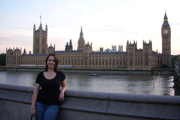 Victoria in front of British Parliament and Big Ben!
