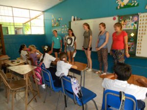The Leap team teaching English class in El Silencio.