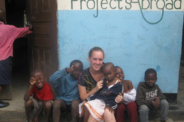 Laura volunteering in Tanzania