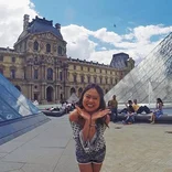 student at louvre
