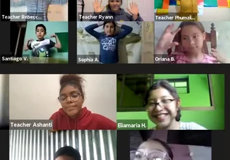 2 groups of teachers and students in Zoom