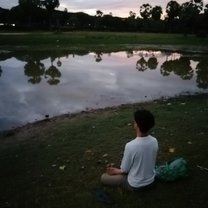 We are waiting for the sunrise at Angkor Wat