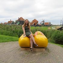 Exploring the windmills and seeing how clogs are made in Zaanse Schans 