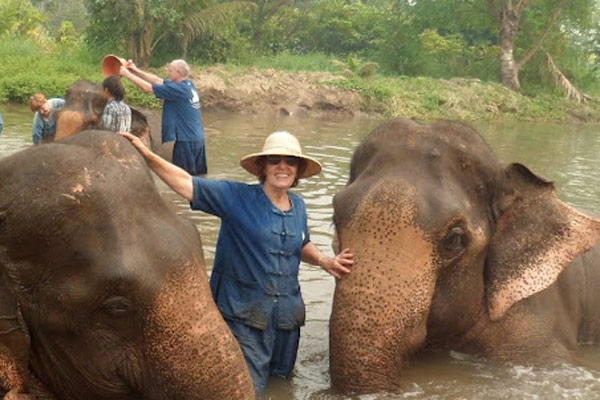 Volunteer in Thailand with AJWS