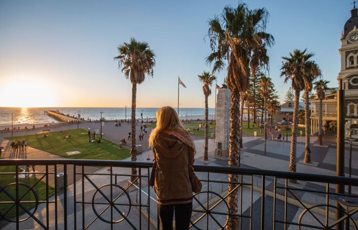 What is an Australia working holiday job?