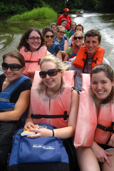 Lisanne and her volunteer group rafting
