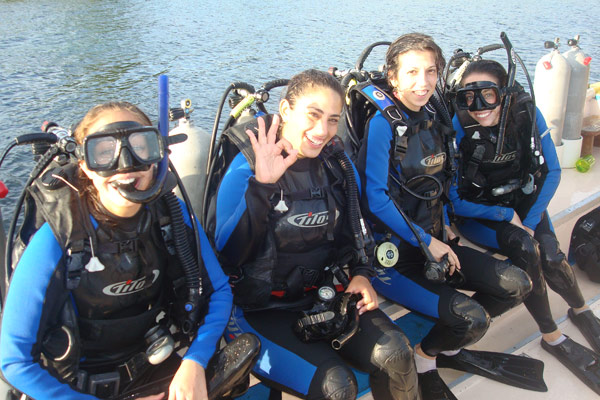 volunteers on a scuba diving trip