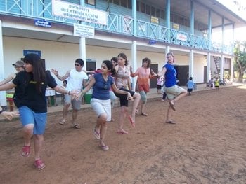 Sara and fellow volunteers learning a Thai dance