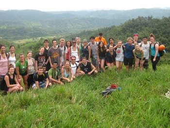 The HLD Volunteer Group on a hike in Ecuador