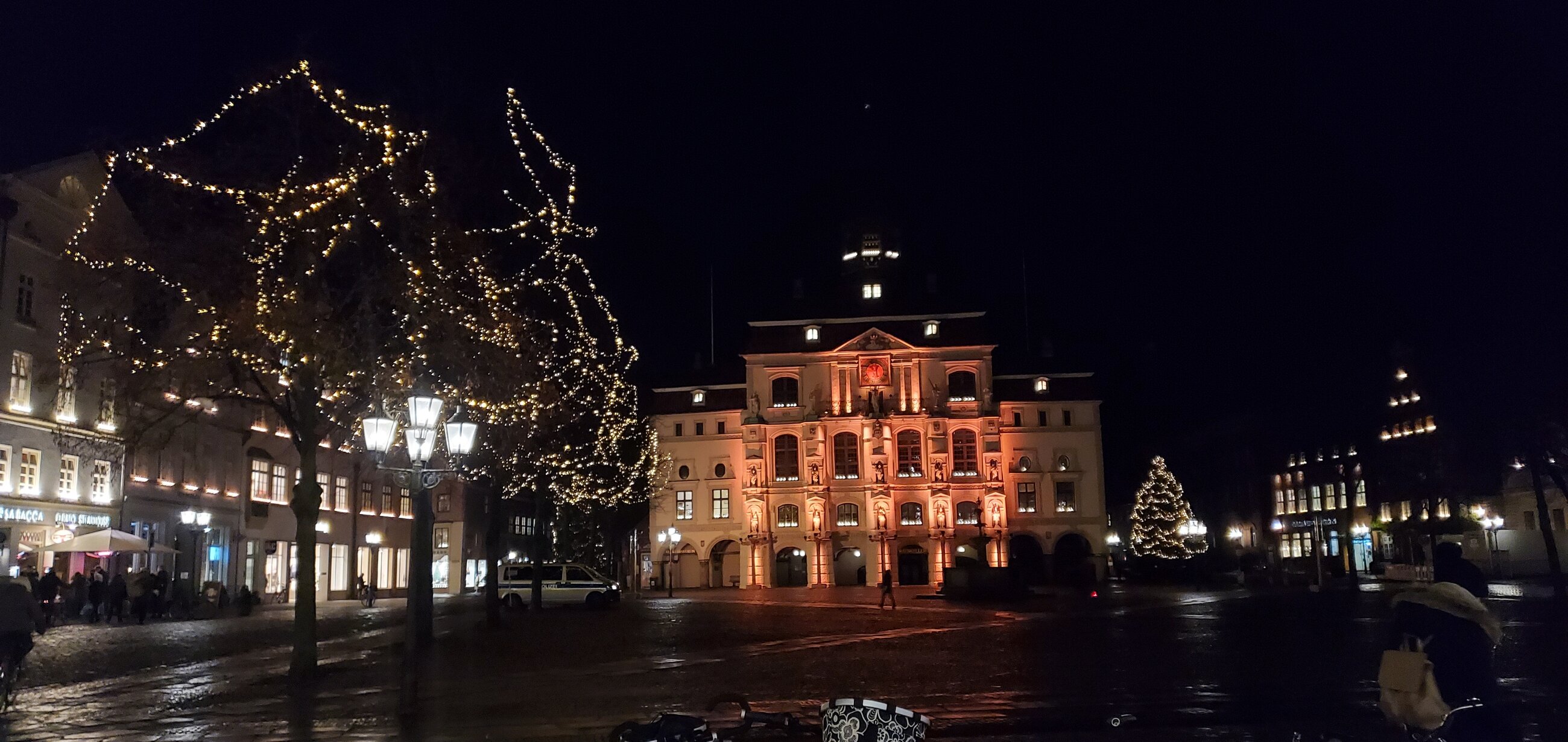 The town hall (rathaus)