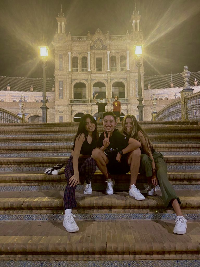 Seville abroad students in front of the Plaza de España