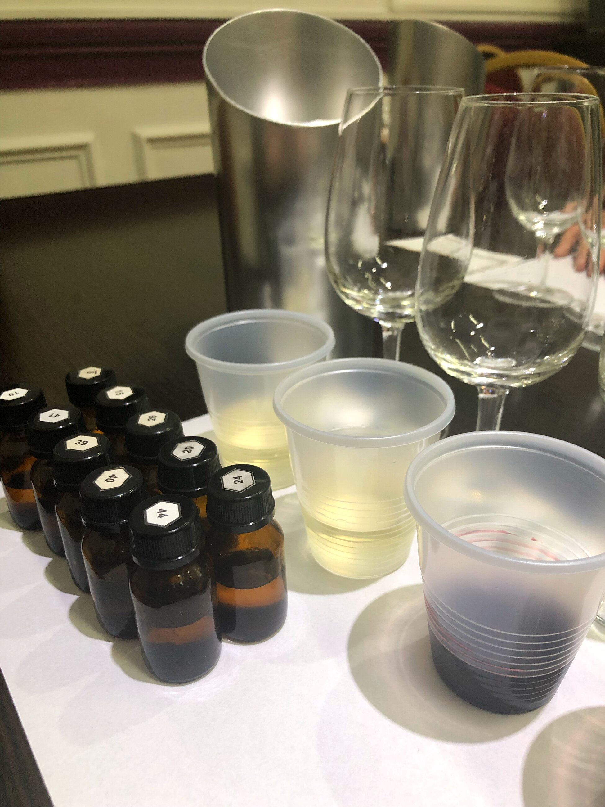 Wine tasting and testing of smells