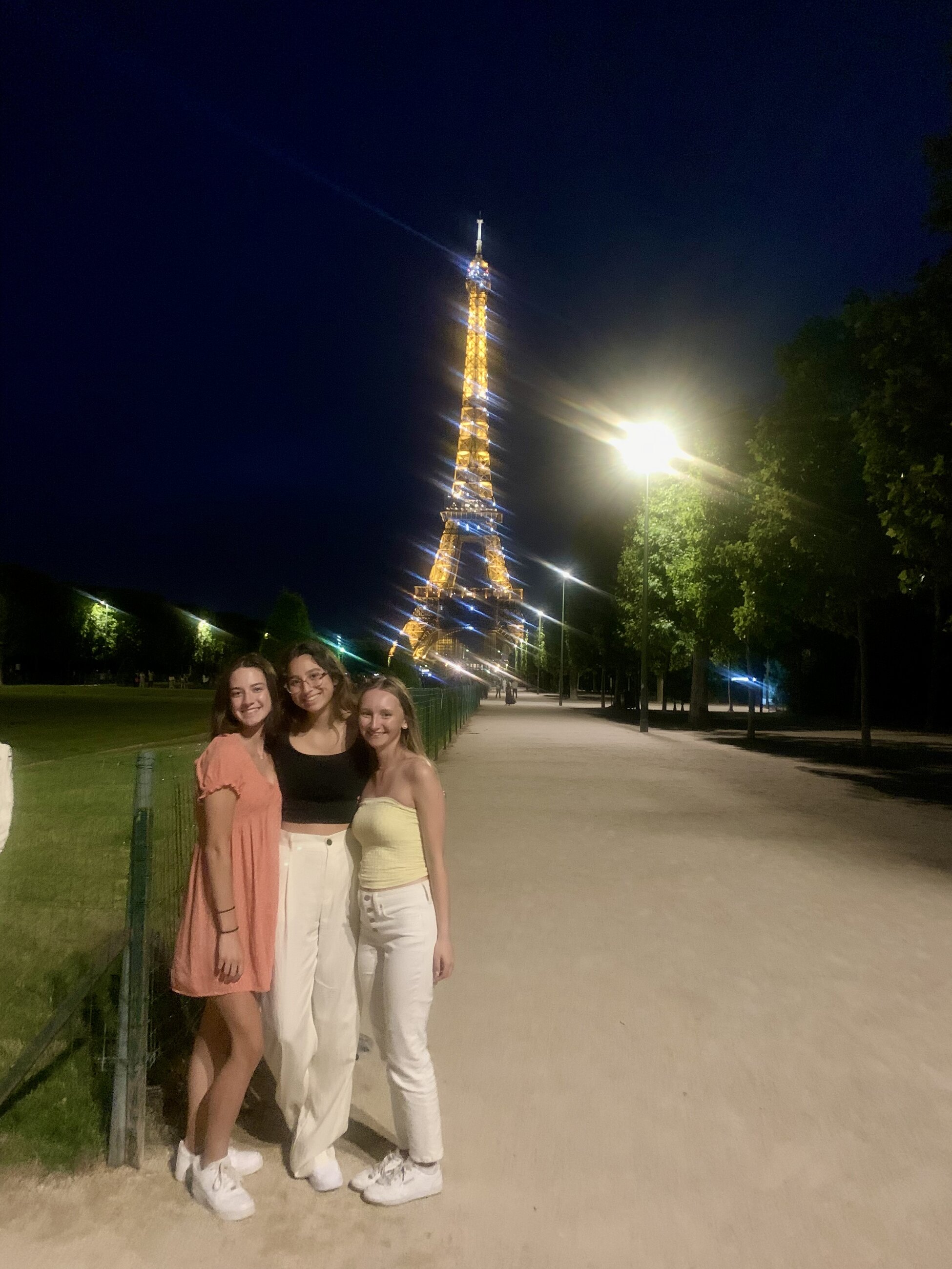 11 pm Eiffel Tower sparkles