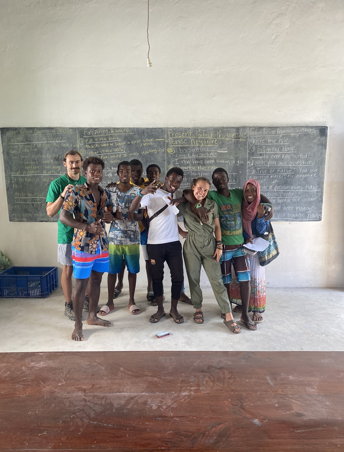 Students in the men’s intermediate English class 