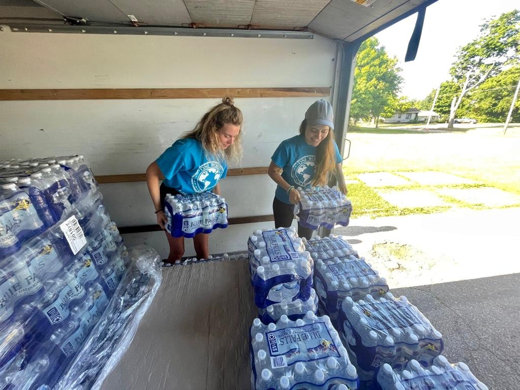 Support action in Benton Harbor to distribute clean water 