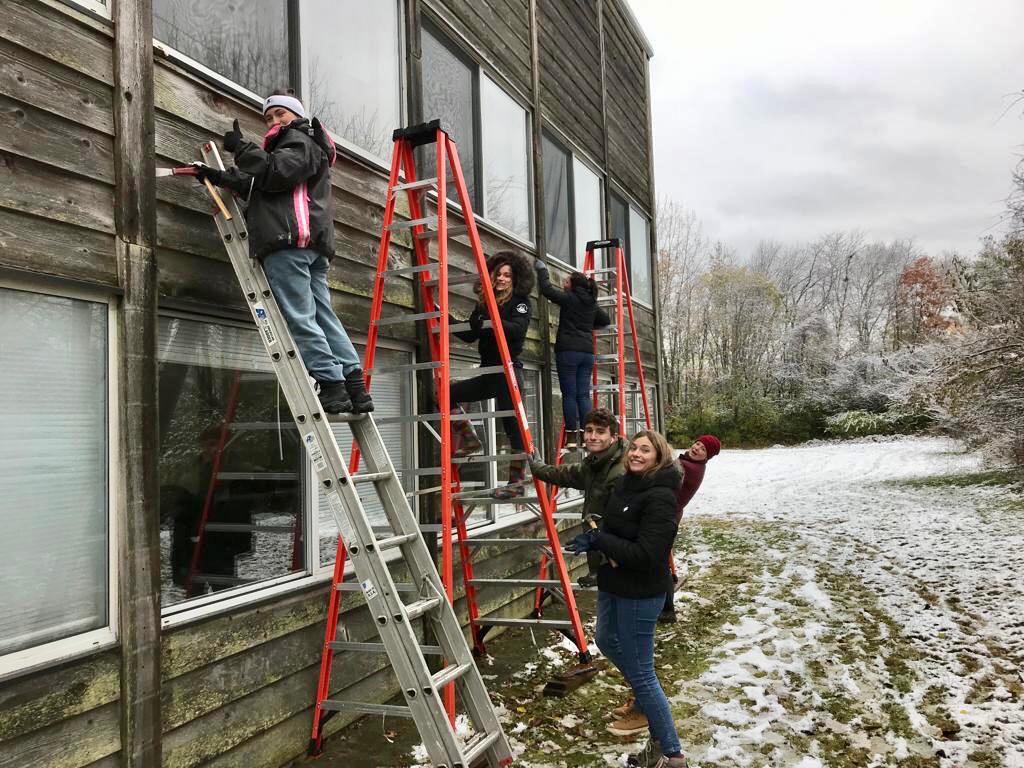 Community action at the school during the building week-end