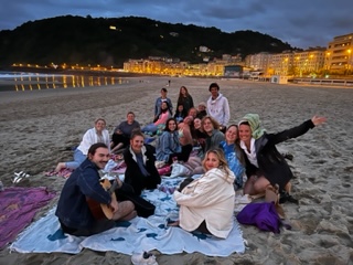Regular beach hangs with strangers turned bffs