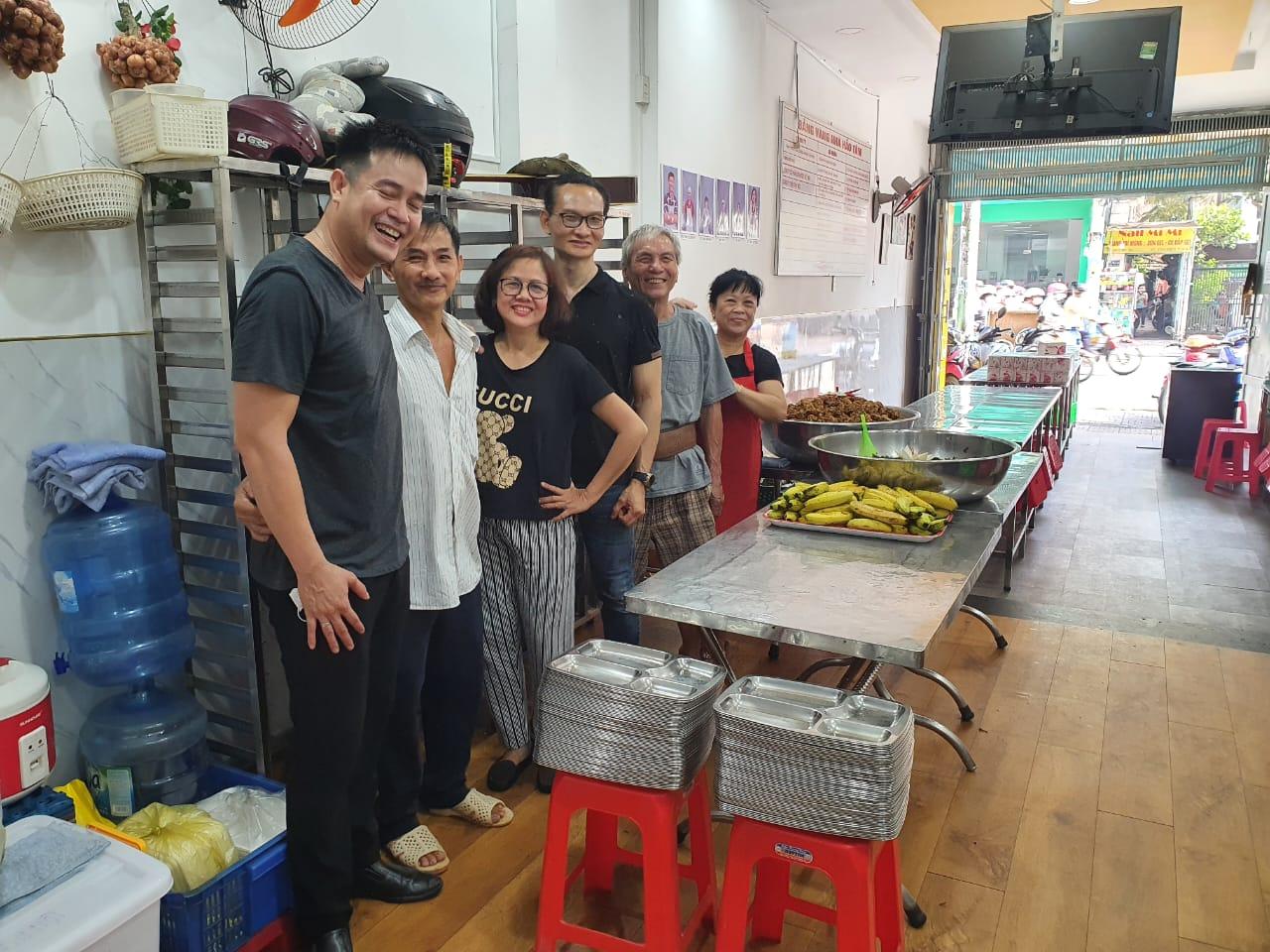 IVHQ_Vietnam_FoodOutreach2