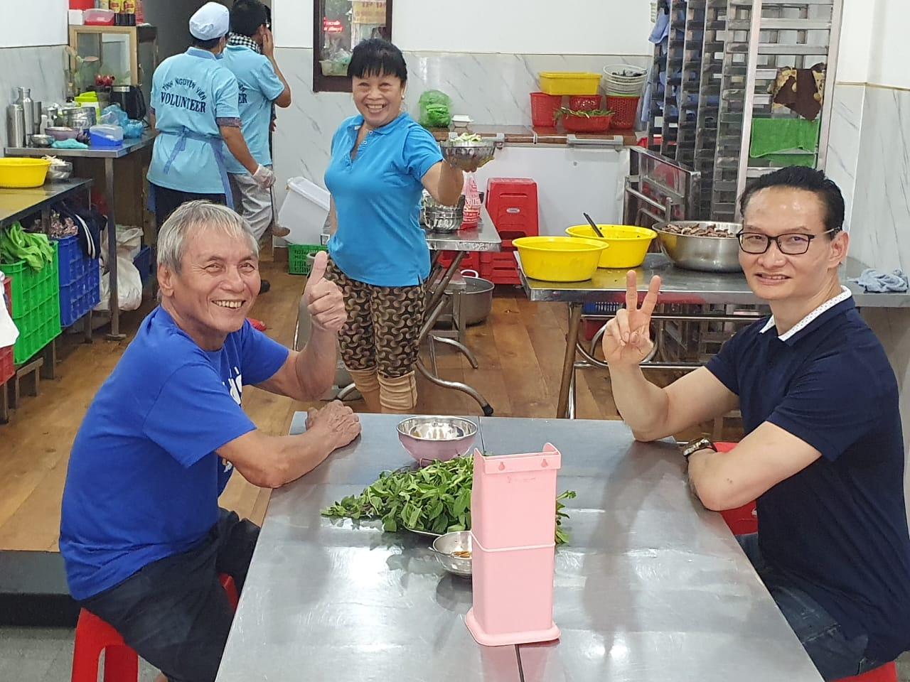 IVHQ_Vietnam_FoodOutreach4