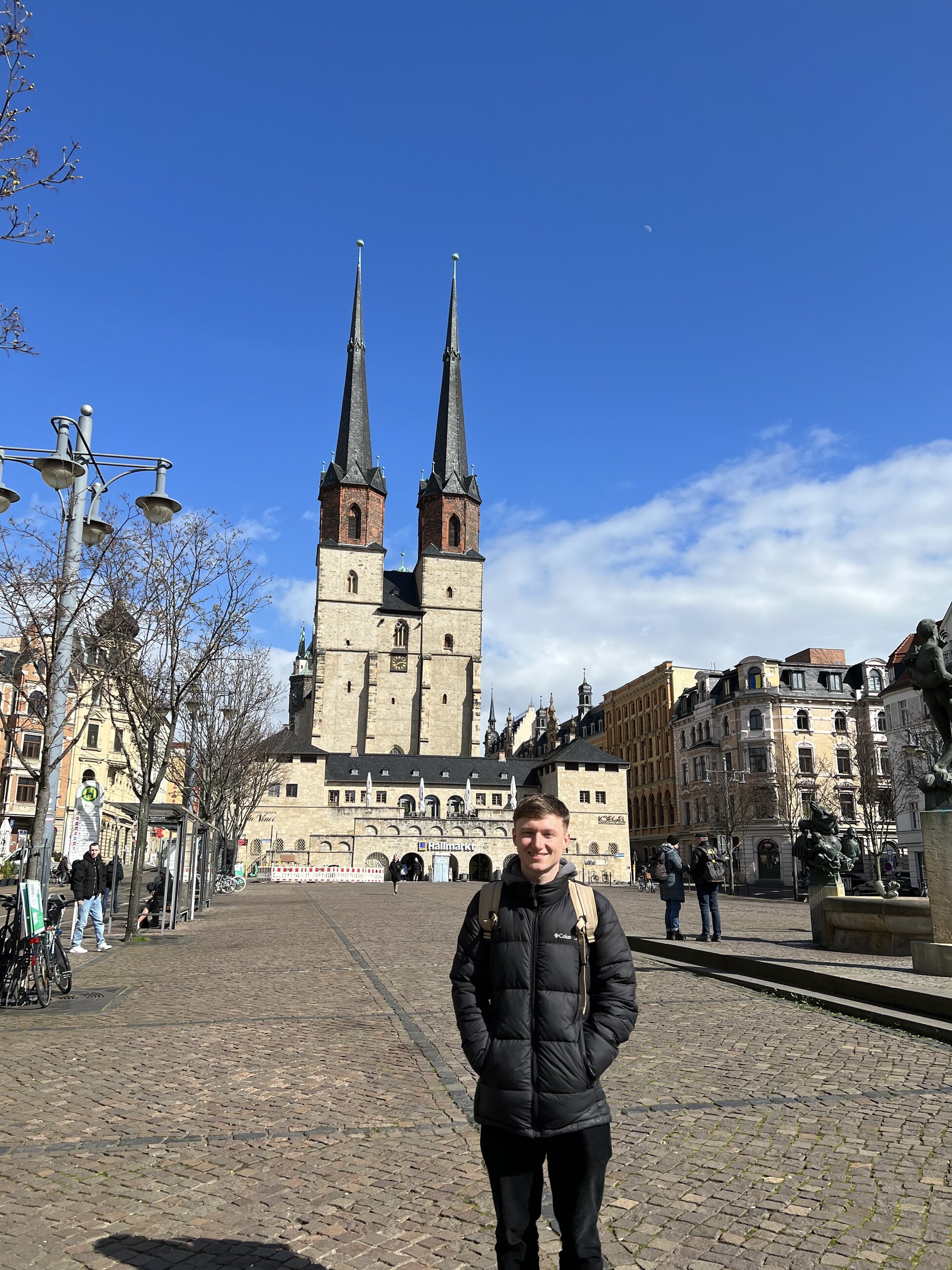 Halle town square
