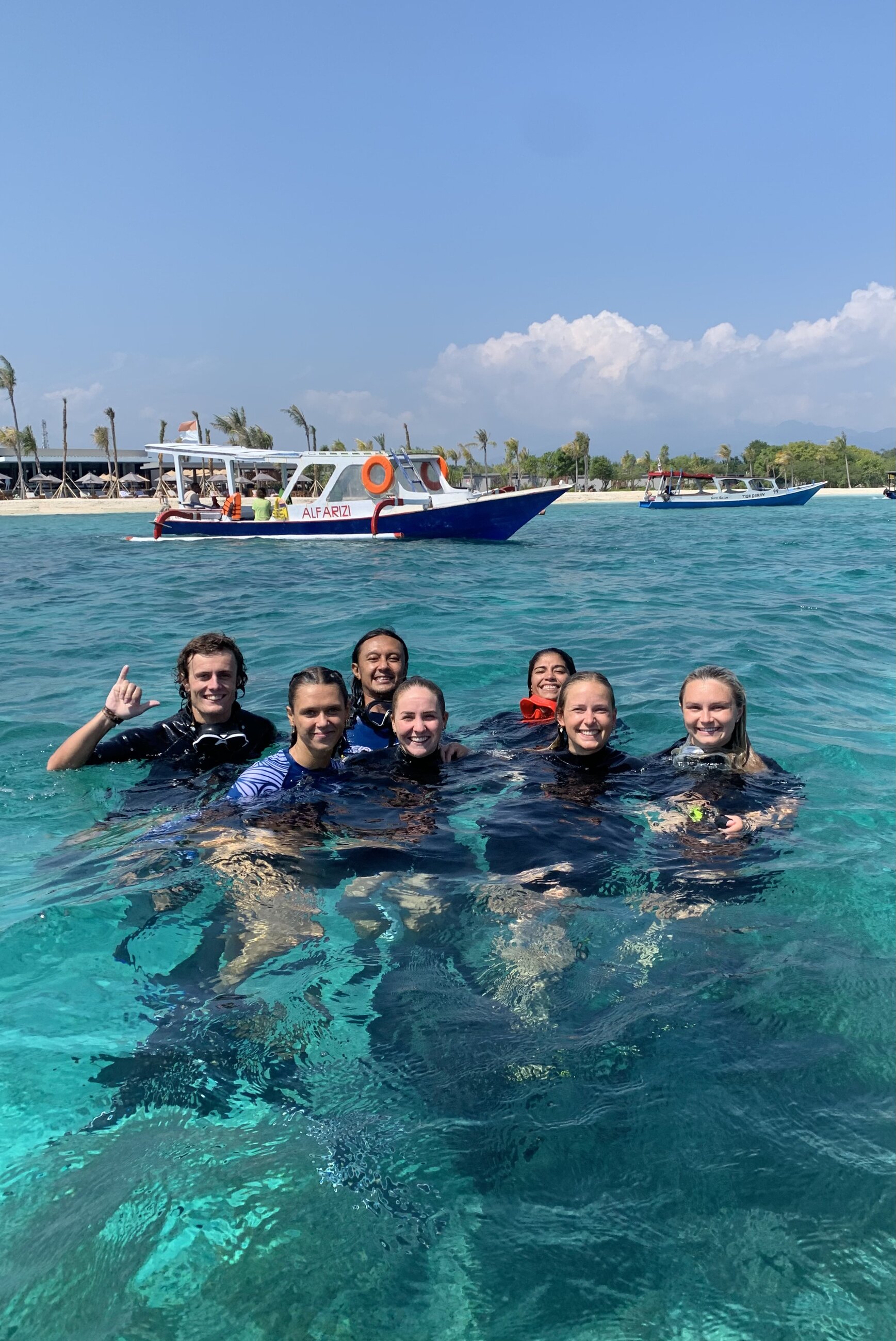 A group photo after my last dive