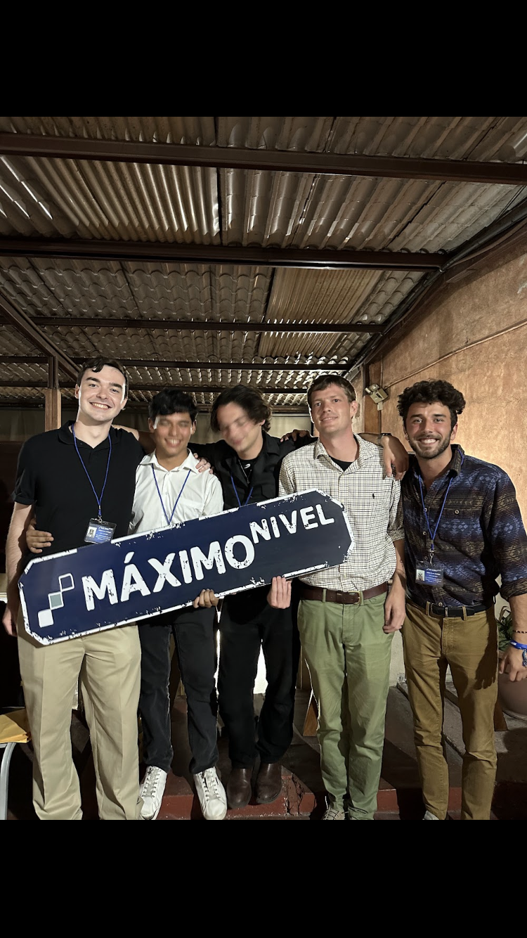 Máximo Nivel TEFL toast