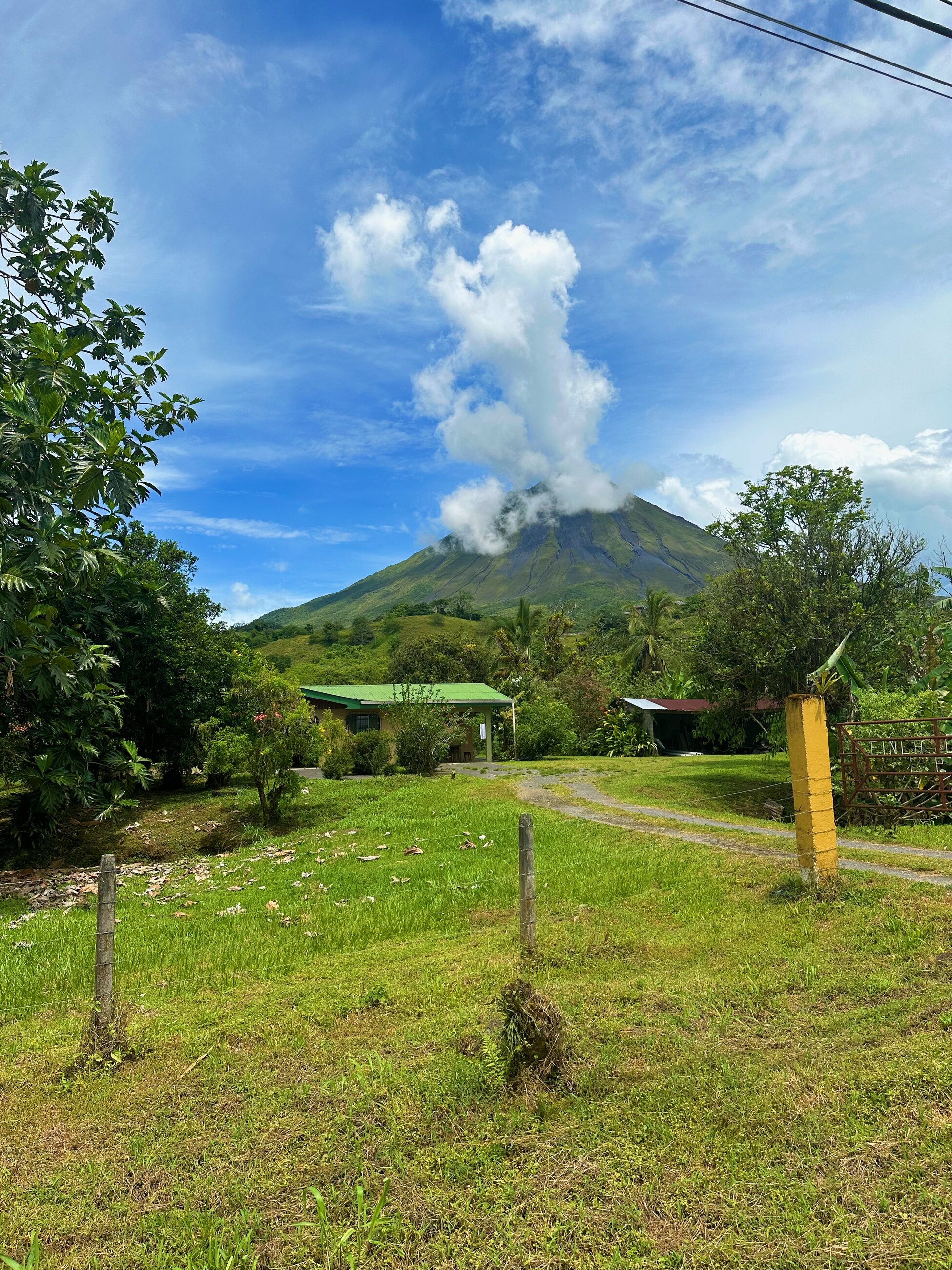 Arenal volcano on a clear day, so beautiful