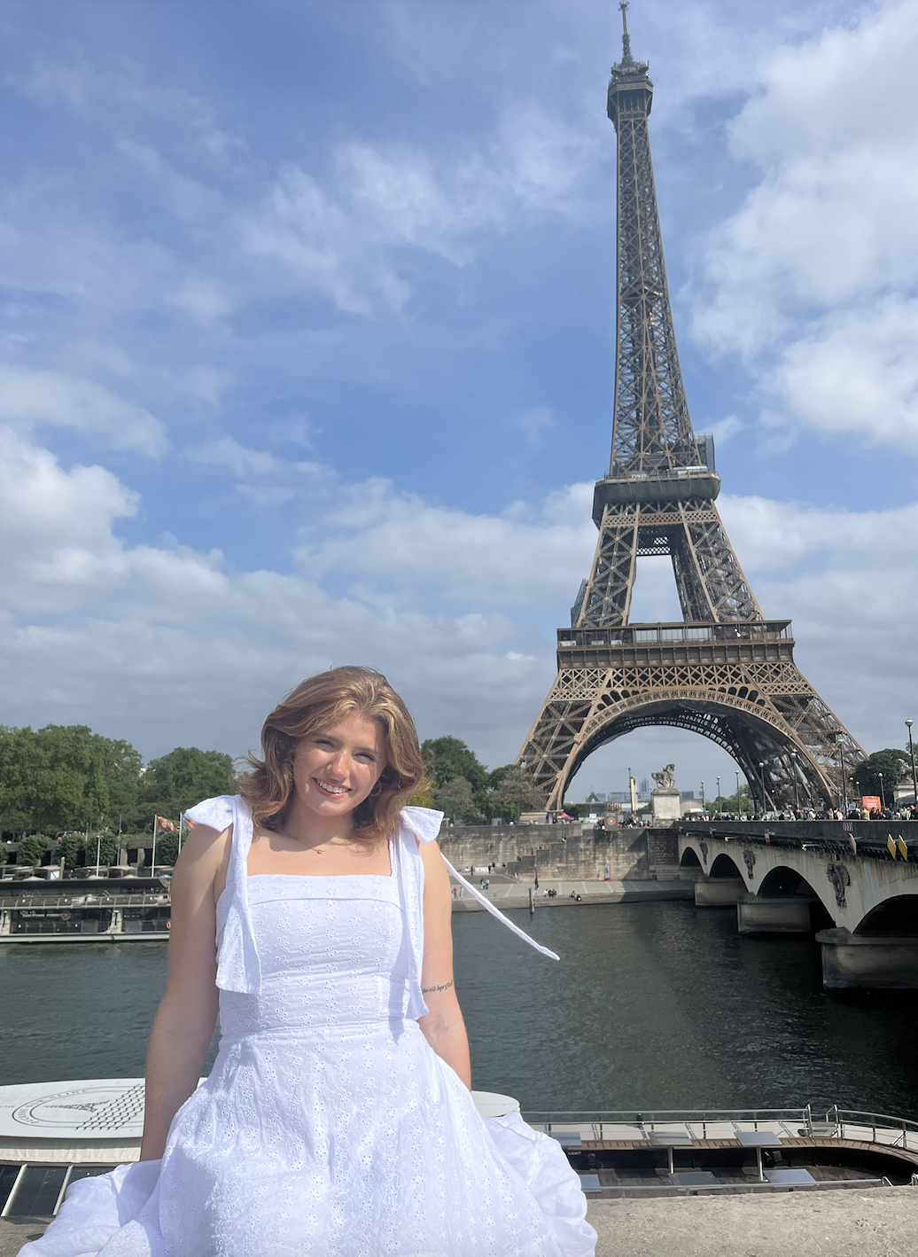 Summer Working IN Paris