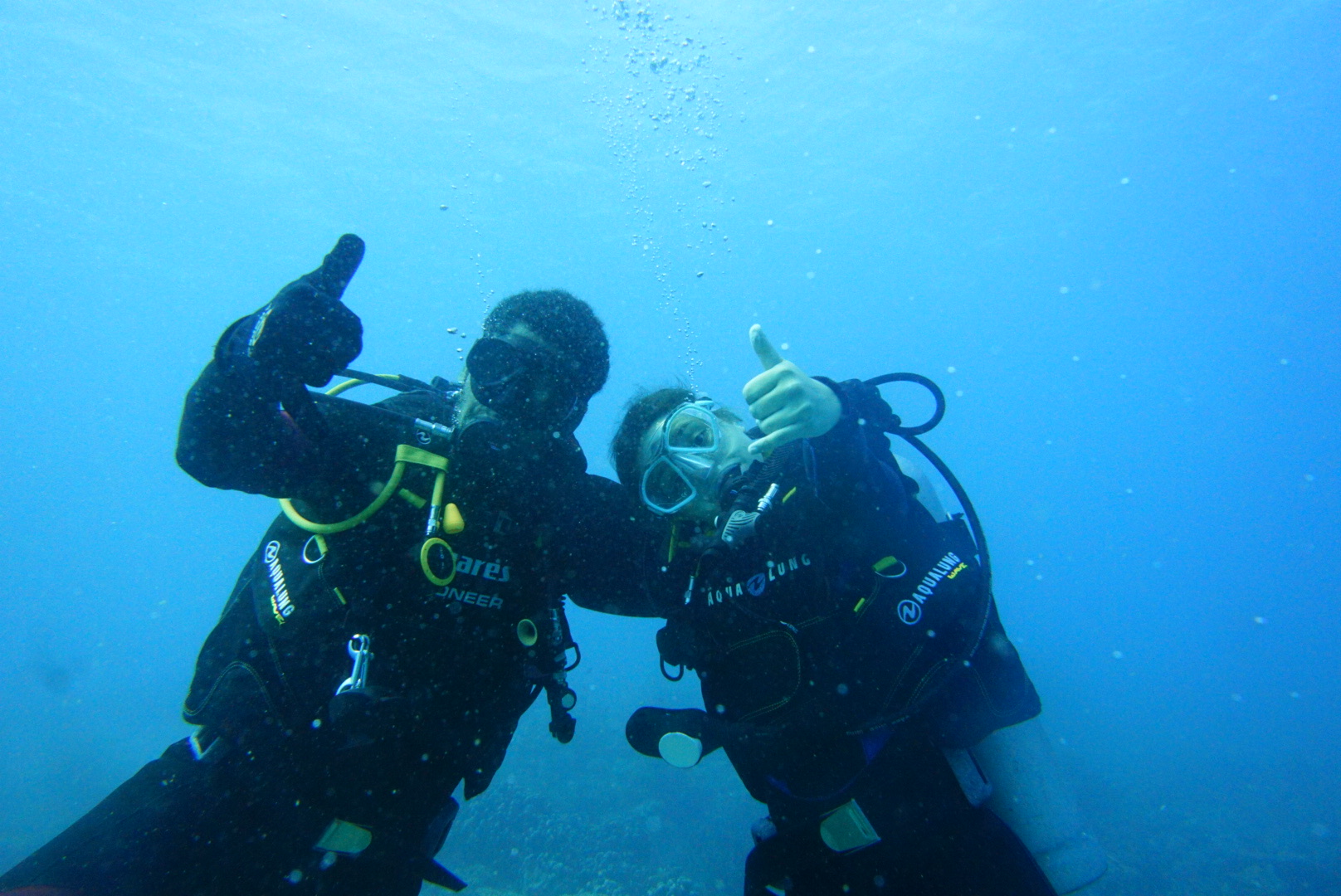 Life underwater with dive master Junior