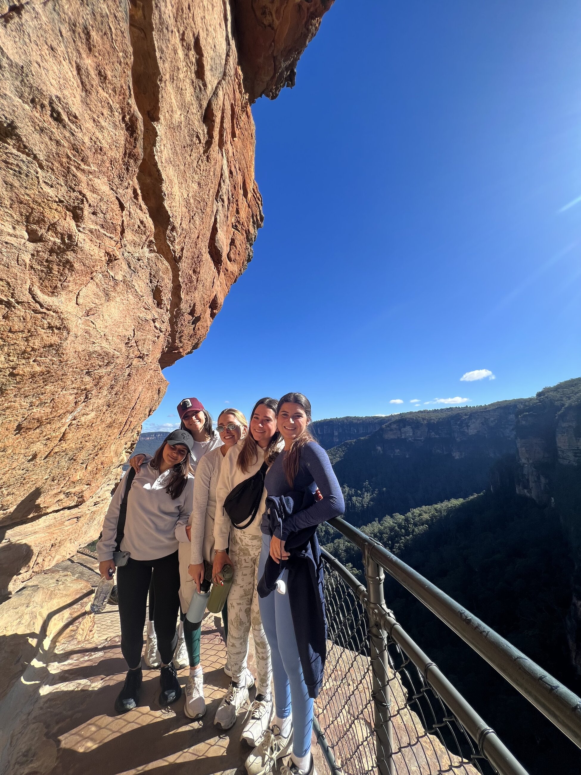 Hiking around The Blue Mountains with friends from the TEAN program