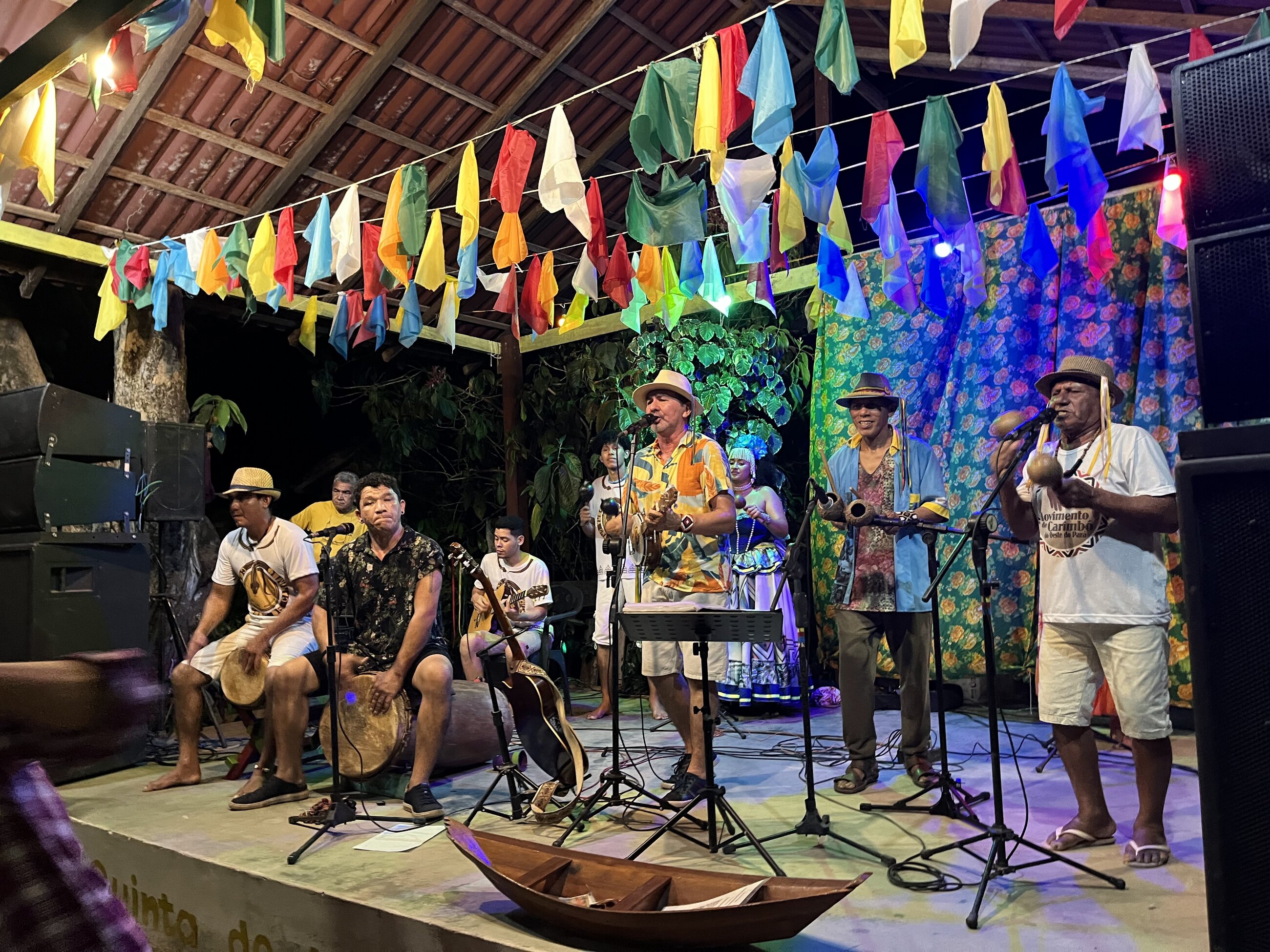 Carimbó performers