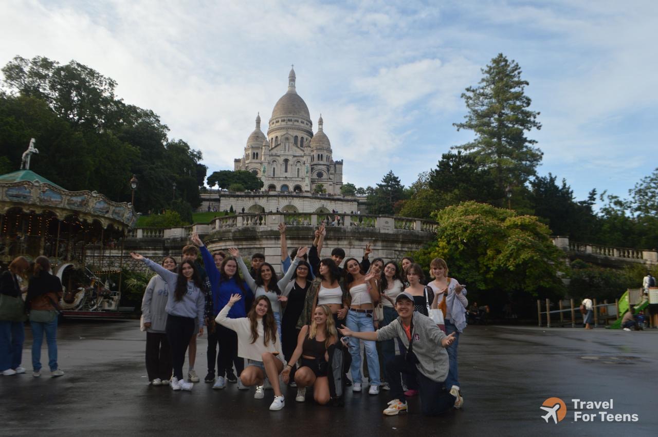 Exploring Paris with my new friends!