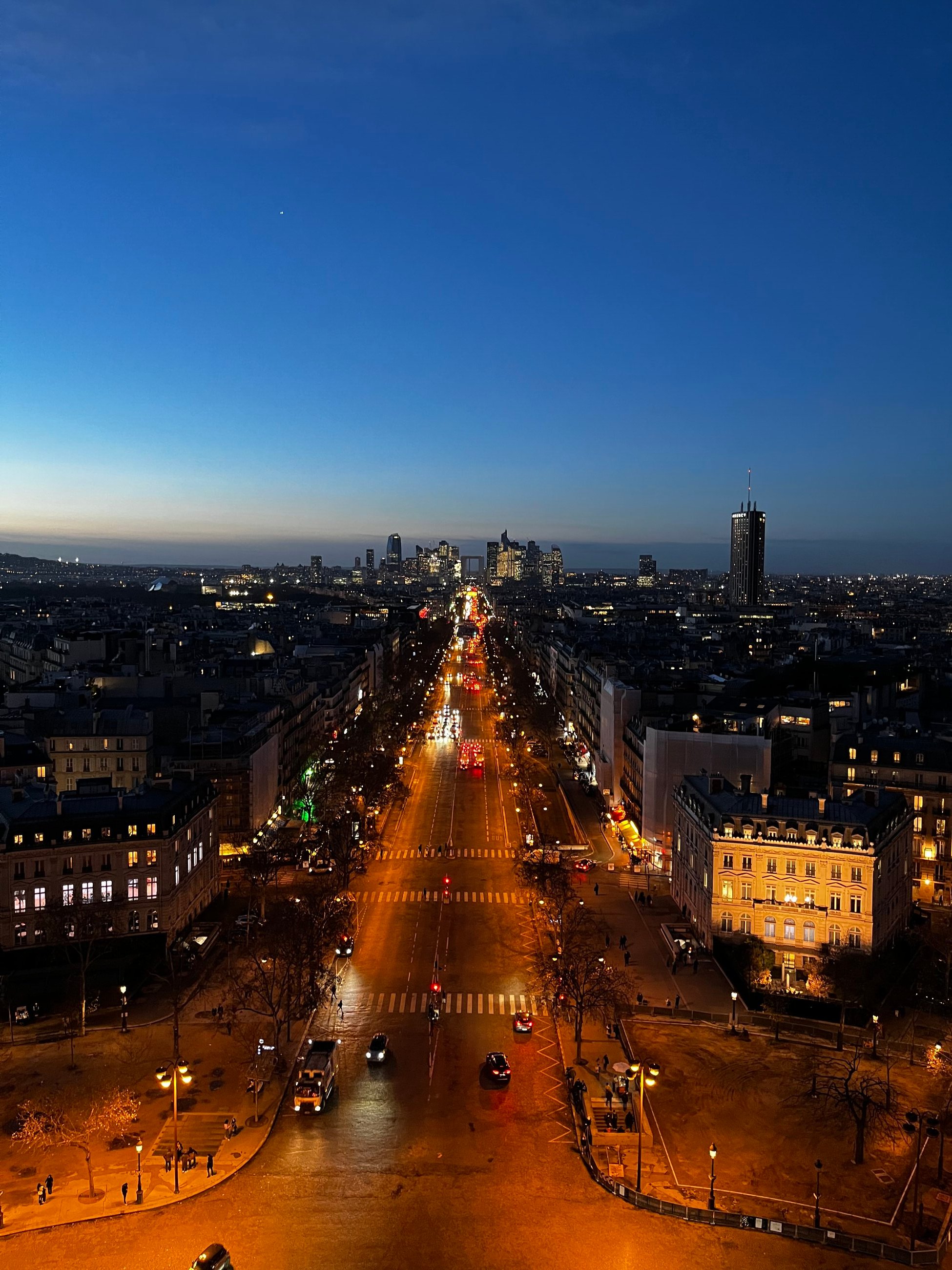 Arc de triumph facing La Défense