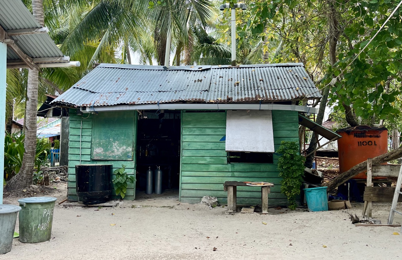 The tank filling shed