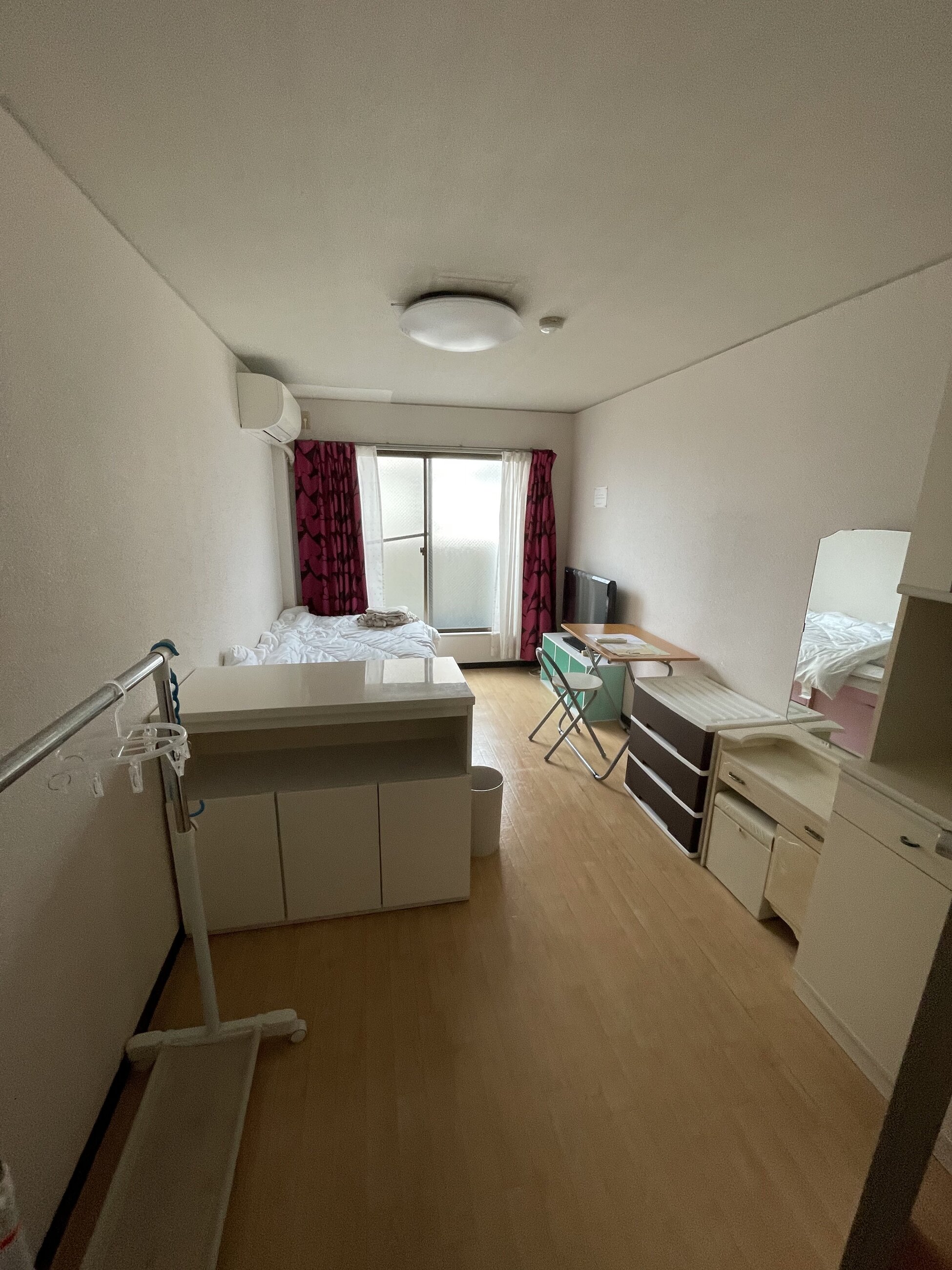 0.5x picture of my room, undecorated and cleaned for check out of program.