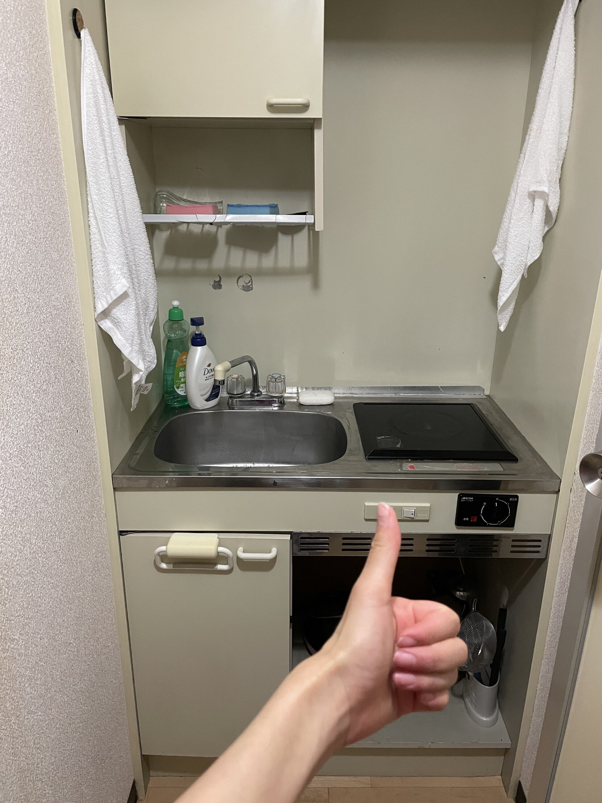 My itty-bitty kitchen cleaned
