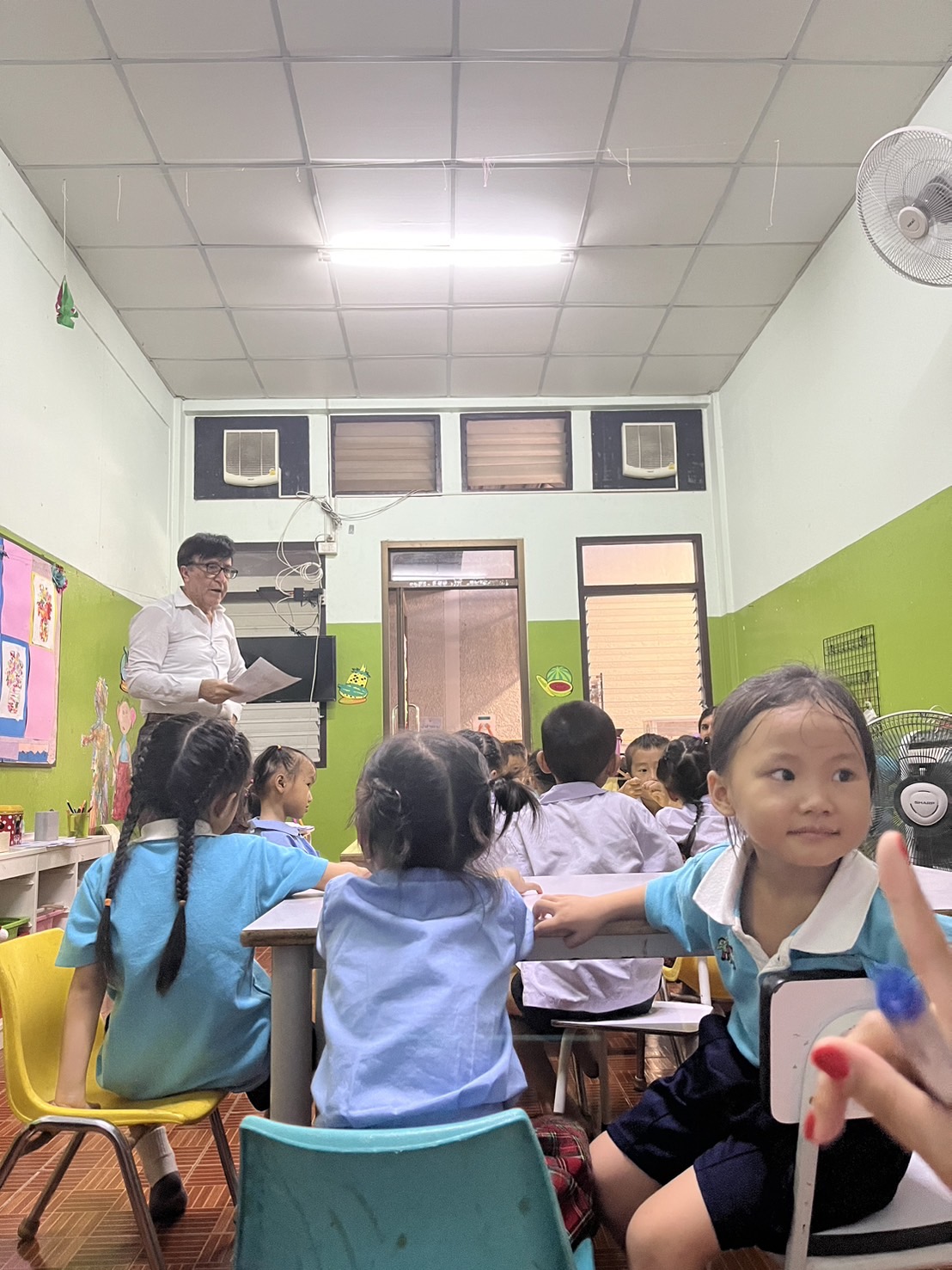 My students are learning English