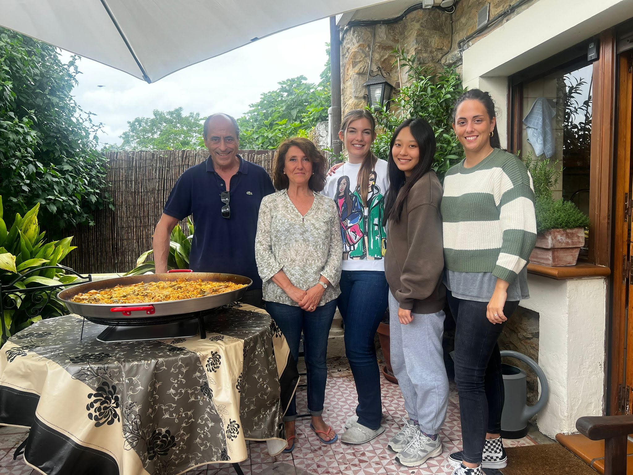 This was mine and Kurumi's last week with our host family, so we had a barbecue with family friends!