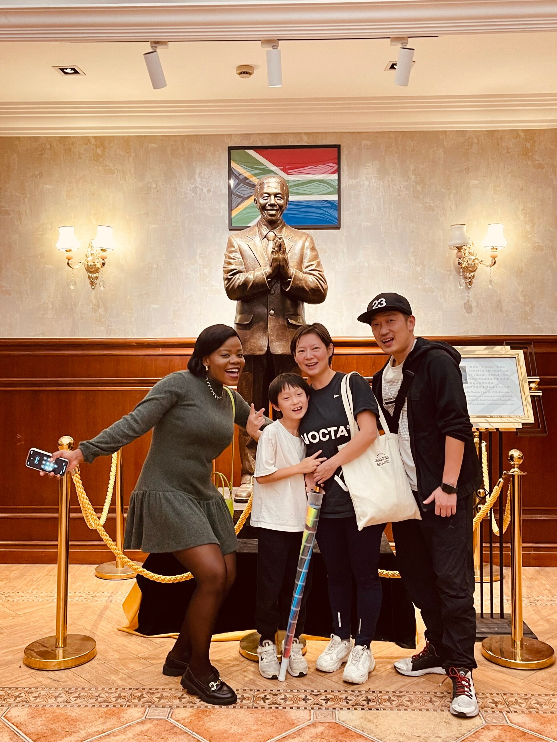 With my lovely host family at a South African restaurant in Shanghai!🇿🇦🇨🇳