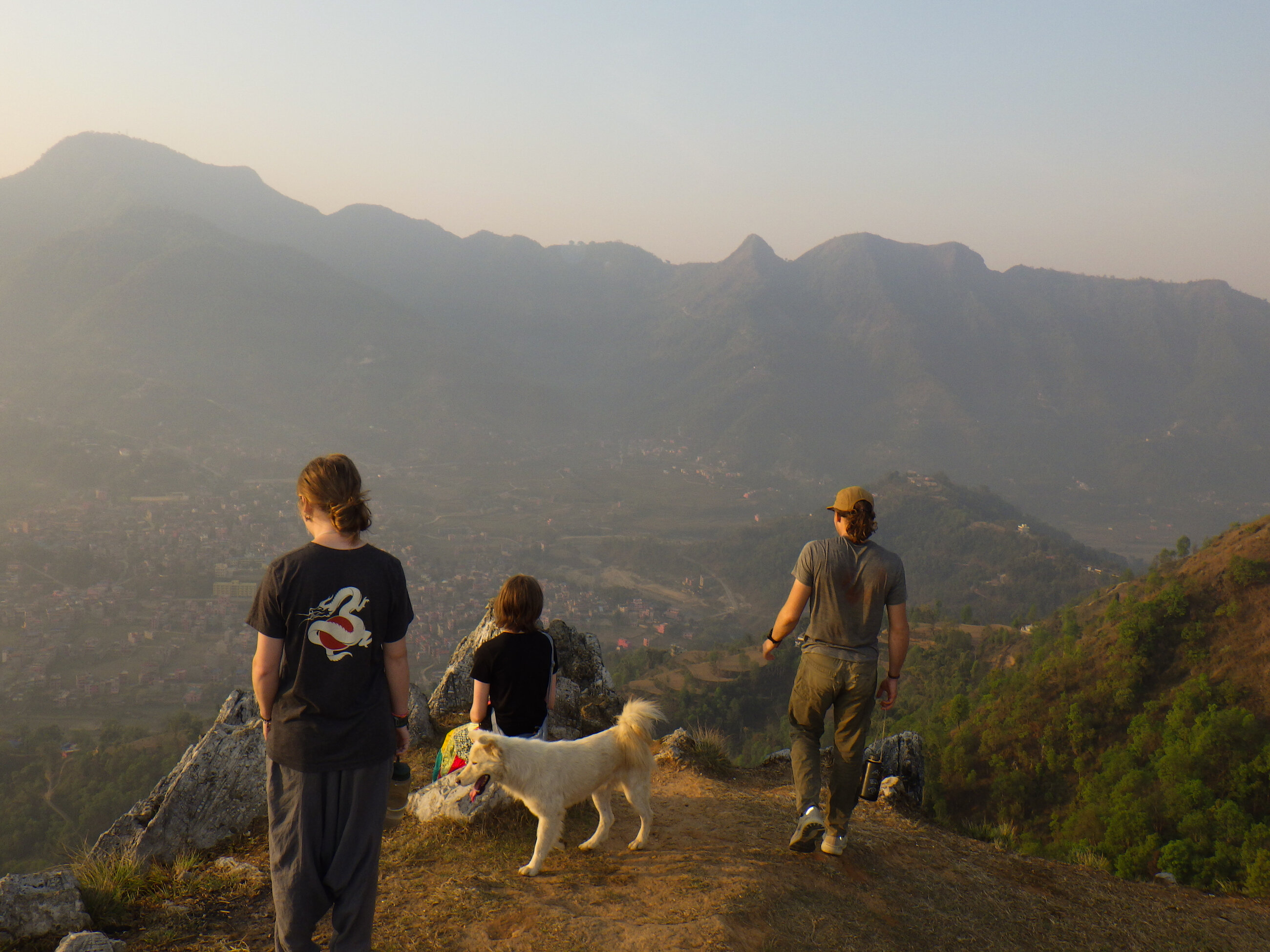 Morning hike in Ale Gaun