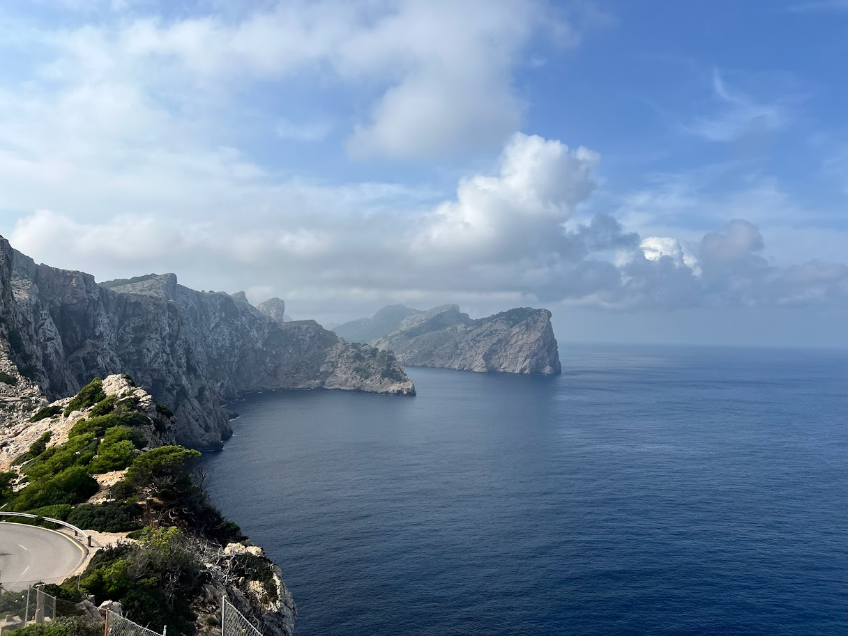 Incredibly cheap flights to Mallorca! Stunning.