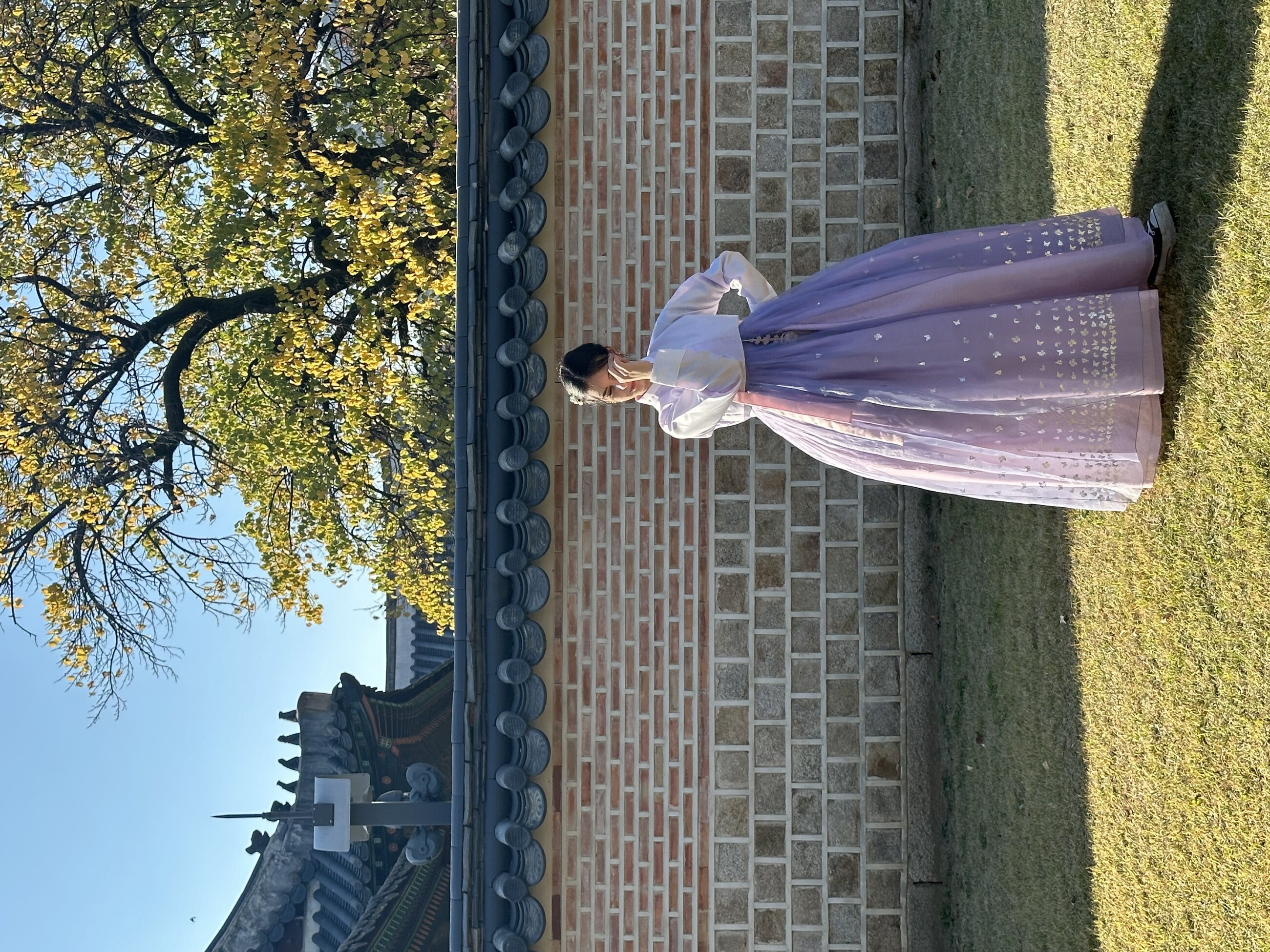 Wearing hanbok at Gyeongbokgung Palace thanks to Beyond!