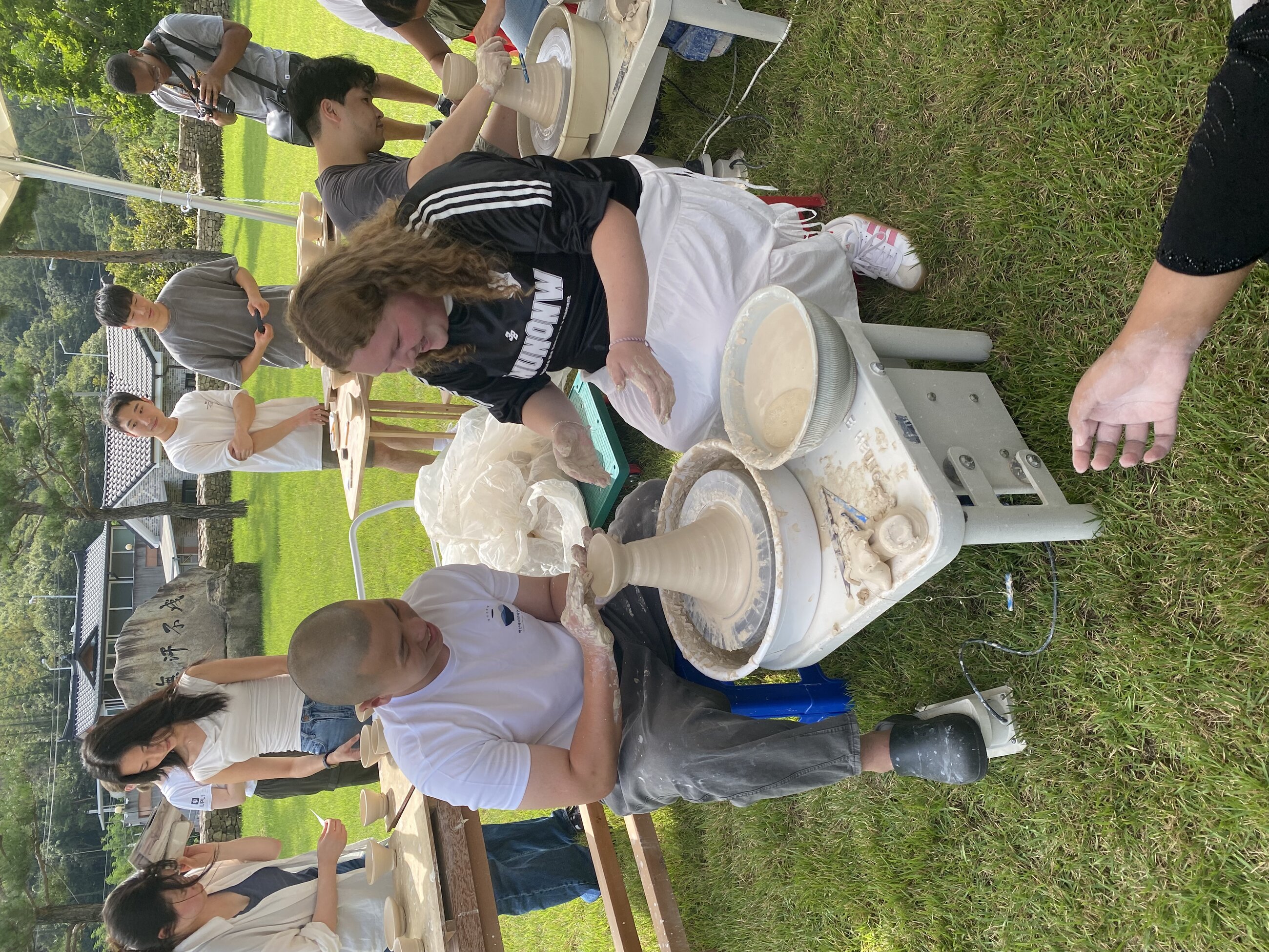 Learning how to make pottery with Korea's grandmaster pottery maker