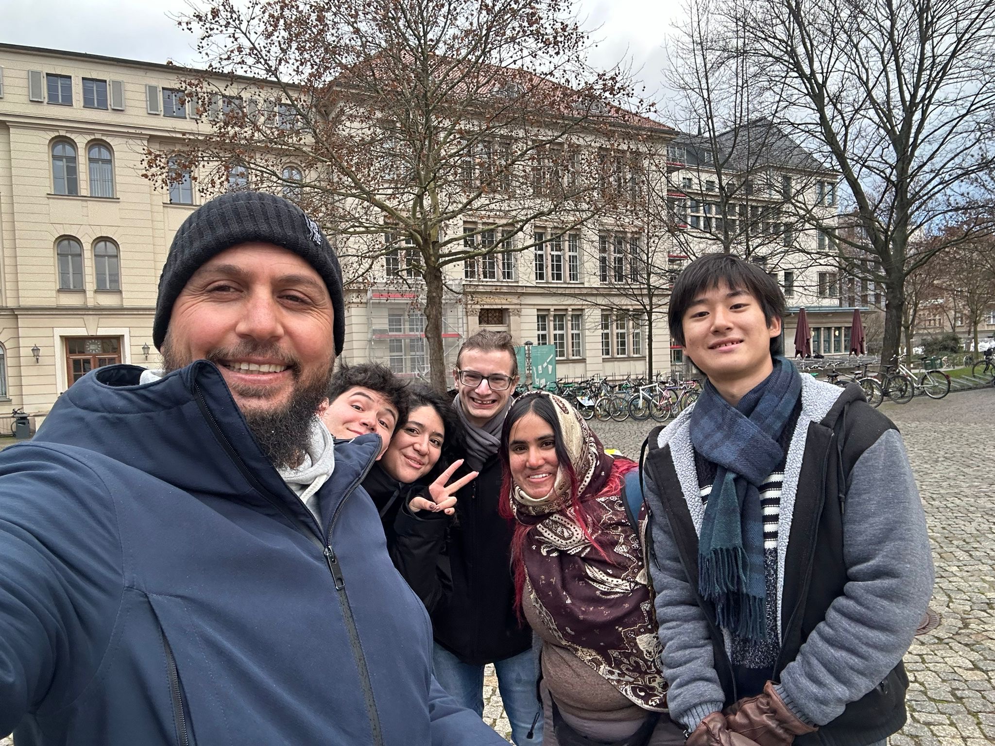Halle Tour with the roomies and Rafat!