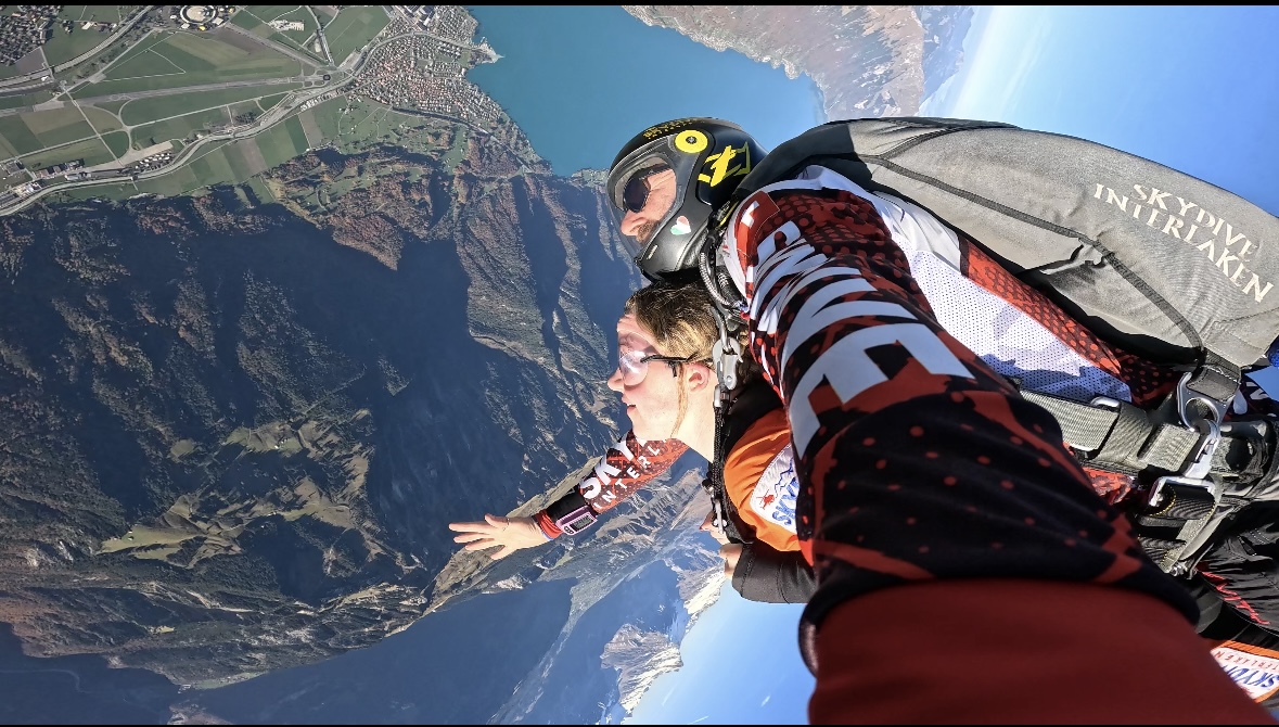 SwitzlerandSkydiving