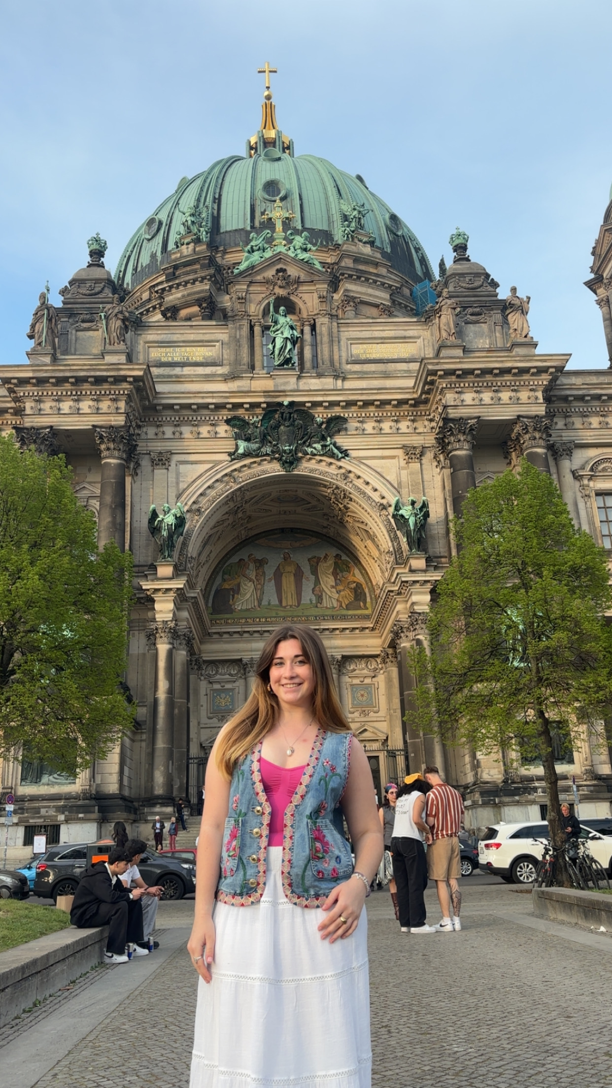 Ainsley Braun in front of the Berliner Dom, April 2025 