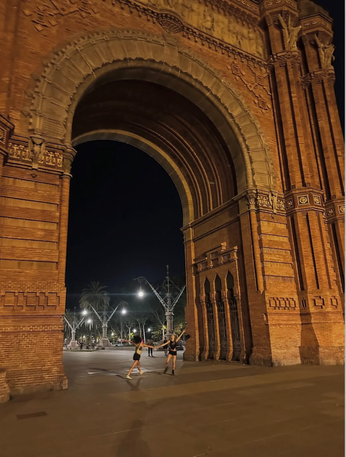 late nights in barcelona  @iria.mirandaa